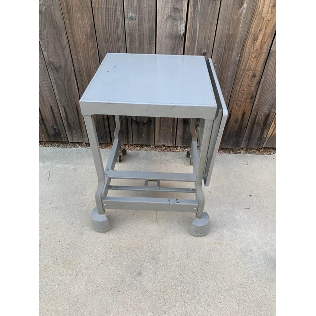Industrial 1930's Industrial Steel Rolling Gray Metal Table For Sale - Image 3 of 5