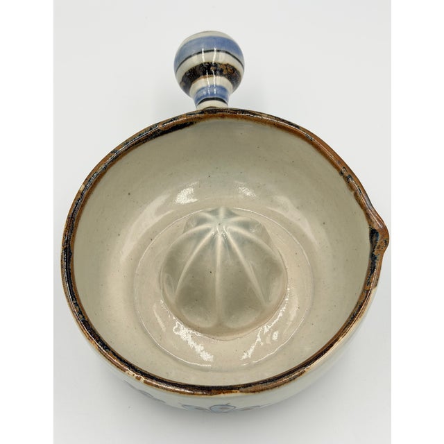Ceramic 1950s Folk-Art Ken Edwards Mexican El Palomar Tonala Hand Painted Citrus Juicer For Sale - Image 7 of 8