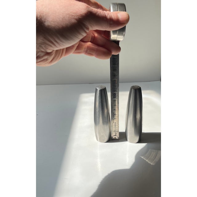 Mid-Century Modern Minimalist Stainless Steel Salt and Pepper Shaker Set by Jens Harald Quistgaard, 1960s, Set of 2 For Sale - Image 3 of 5