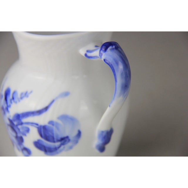 Vintage MCM Royal Copenhagen Blue Flowers Curved Large Sugar Bowl & Creamer Set For Sale - Image 10 of 12