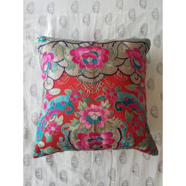 Anglo-Indian Silk Embroidered Tapestry Cushions With Ikat Backs For Sale In New York - Image 6 of 13