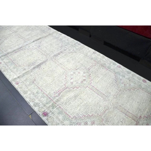 Boho Chic Turkish Beige & Pink Herki Runner Rug For Sale - Image 3 of 6