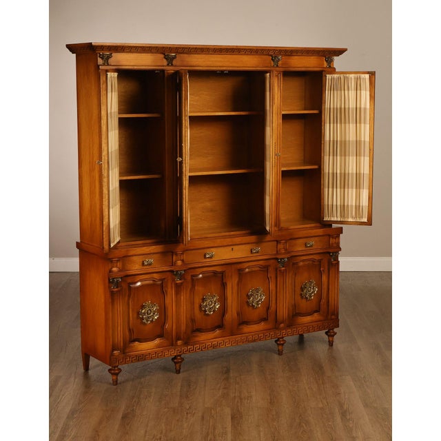 Neoclassical Daniel Jones Inc. Custom Regency Style Bookcase or China Cabinet For Sale - Image 3 of 18