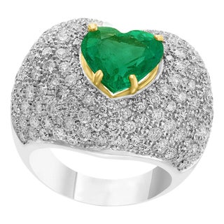 3.5 Carat Heart Shape Colombian Emerald and Diamond 18 Karat Gold Ring Estate For Sale