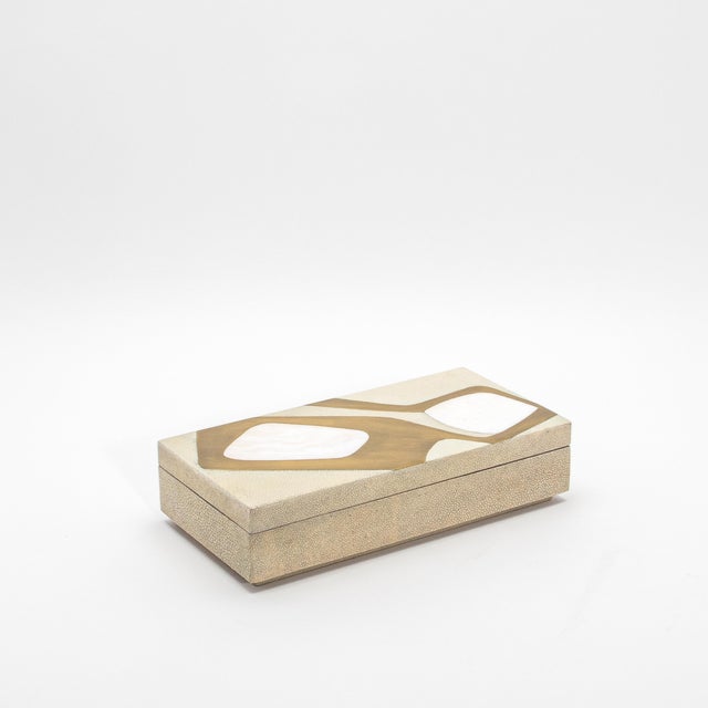 Modern Set of 2 Rectangular Boxes in Antique Shagreen With Shell and Brass Insert by R&y Augousti For Sale - Image 3 of 11
