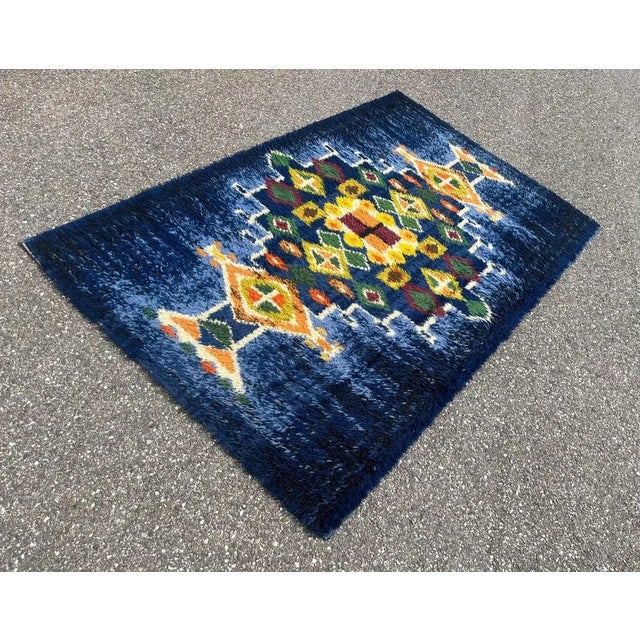 Long naked rug from the 70s published by Vorwek original state This piece has an attribution mark, I am sure that it is...