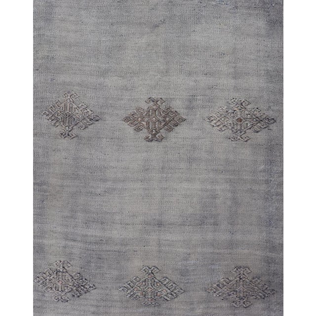 Mid 20th Century Vintage Turkish Kilim Runner With Subtle Geometric Motifs and Soft Gray Tones 2'4"x9'9" For Sale - Image 5 of 10