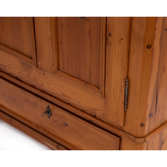 Tan Scandinavian Single Door Pine Wardrobe Pagoda Crown Bun Feet Two Keys Original Condition 1880s For Sale - Image 8 of 15