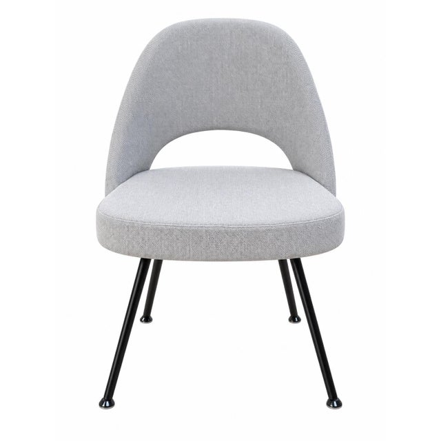 Saarinen executive dining chair originally designed by famed architect, Eero Saarinen, in 1957. Made in USA by Knoll in...