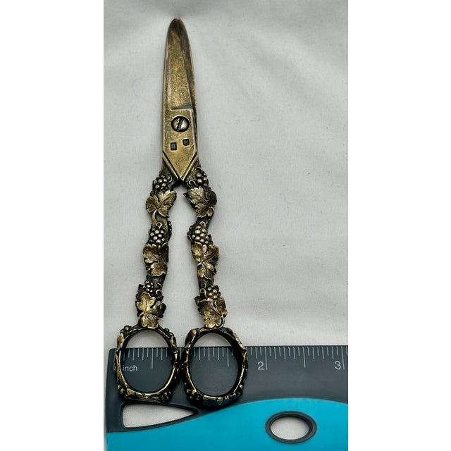 Outstanding Fine Quality Antique London England Georgian Sterling Silver Grape Shears For Sale - Image 18 of 18
