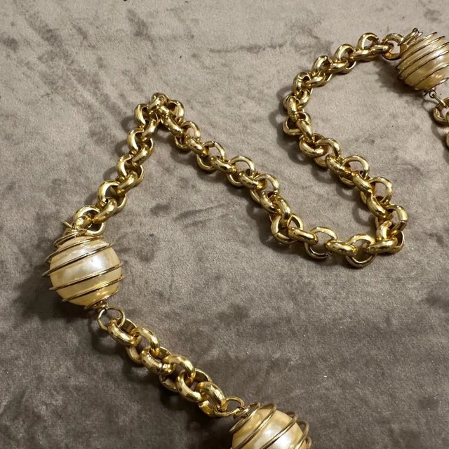 Gold A 1970s High Quality Costume Jewelry Italian Vintage Chain For Sale - Image 8 of 10
