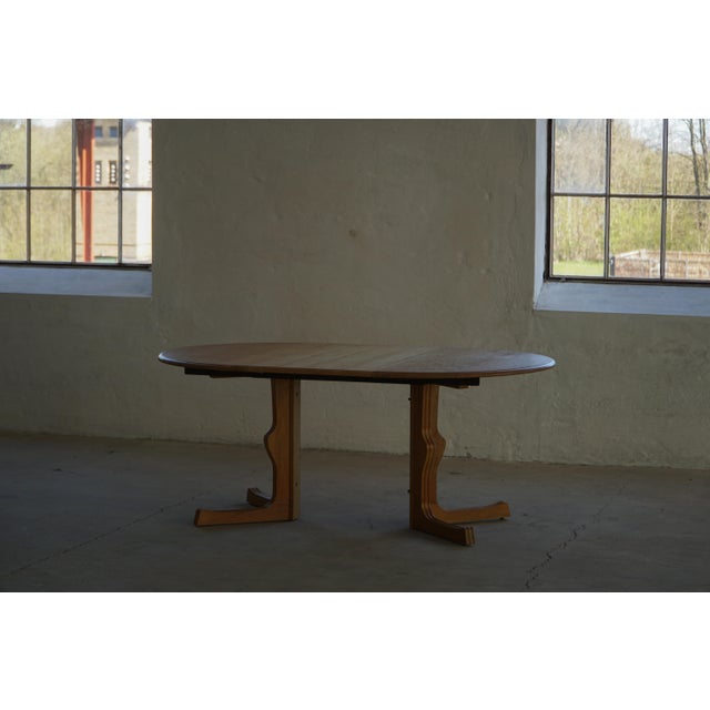 Wood Mid-Century Modern Danish Round Dining Table in Oak with Two Extensions, 1960s For Sale - Image 7 of 18