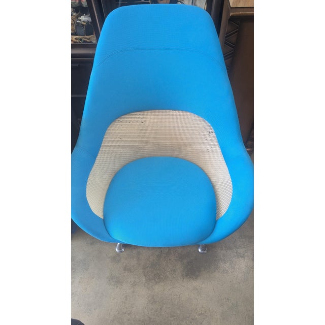 2 Steelcase Coalesse Sw_1 Lounge Chairs Featuring a Striking Bright Blue Upholstery and a Sleek Aluminum Swivel Base. For Sale - Image 9 of 9