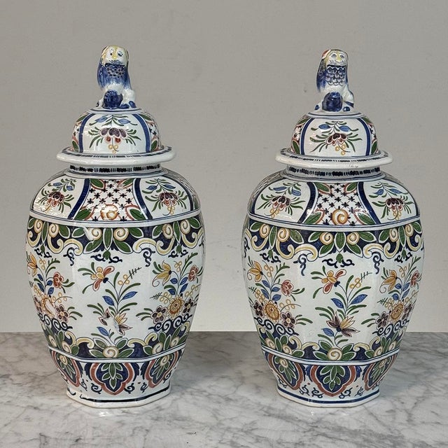Chinoiserie 1900s Pair of Boch Frères Keramis Polychrome Lidded Urns For Sale - Image 3 of 18