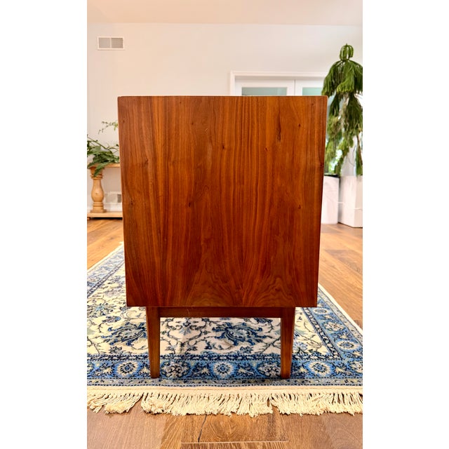 1960s Pair of Drexel Declaration Walnut 3-Drawer Dressers by Kipp Stewart | Mid-Century Modern For Sale - Image 6 of 18