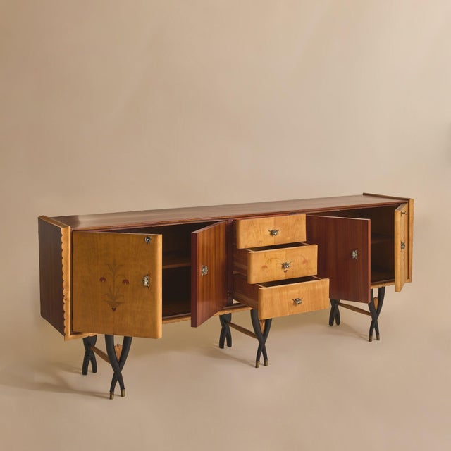 Italian Mahogany Two-Tone Scalloped Sideboard Attributed to Paolo Buffa, 1950s For Sale - Image 4 of 11