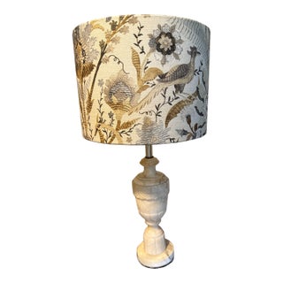 Vintage Alabaster Urn Table Lamp With Custom Botanical Bird Shade – English Country Style For Sale