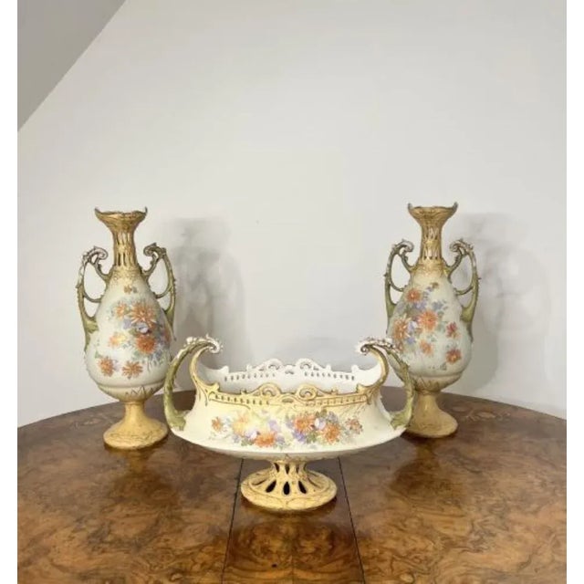 Ceramic Royal Vienna Centrepiece and Side Vases, 1850s, Set of 3 For Sale - Image 7 of 11