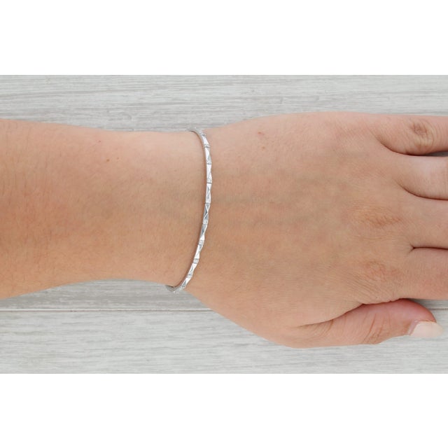 Metal New 0.16ctw Diamond Bead Flexible Bangle Tennis Bracelet 14k White Gold 6.75" For Sale - Image 7 of 7