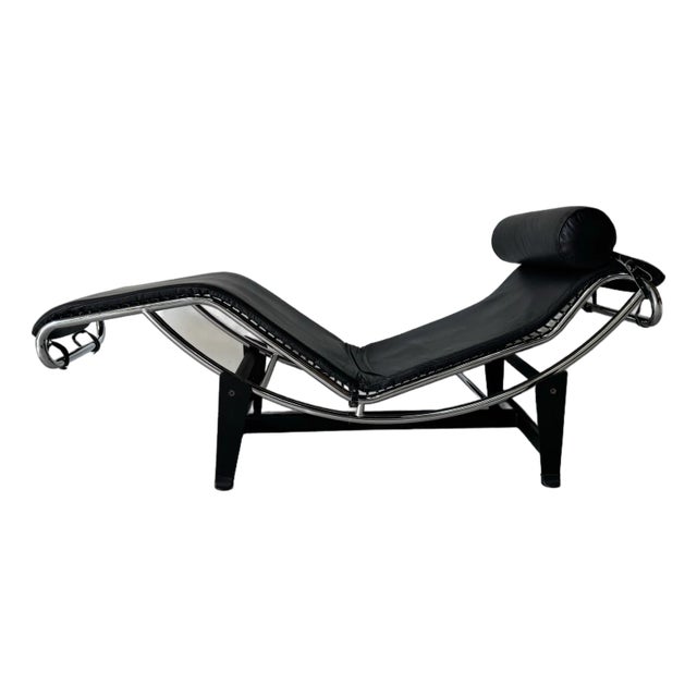 Mid-Century Modern Le Corbusier-Style Chrome and Leather Chaise Lounge - Model Lc4/ Sold For Sale
