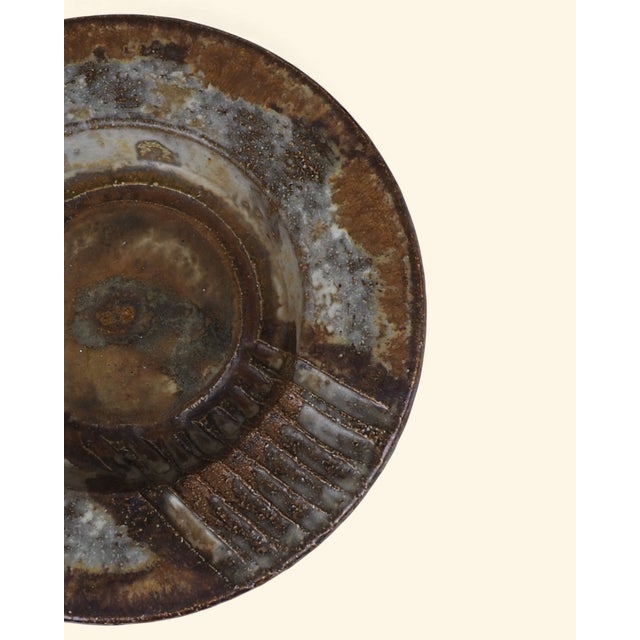 Brutalist stoneware plate by Axella, Denmark, 1970s. ✅ Massive form ✅ Organic texture ✅ Perfect condition ✅ 18.5 cm × 3 cm...