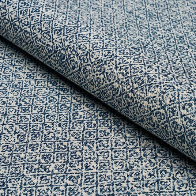 SAMPLE - Schumacher Sarong Weave Indoor/Outdoor Fabric In Indigo For Sale
