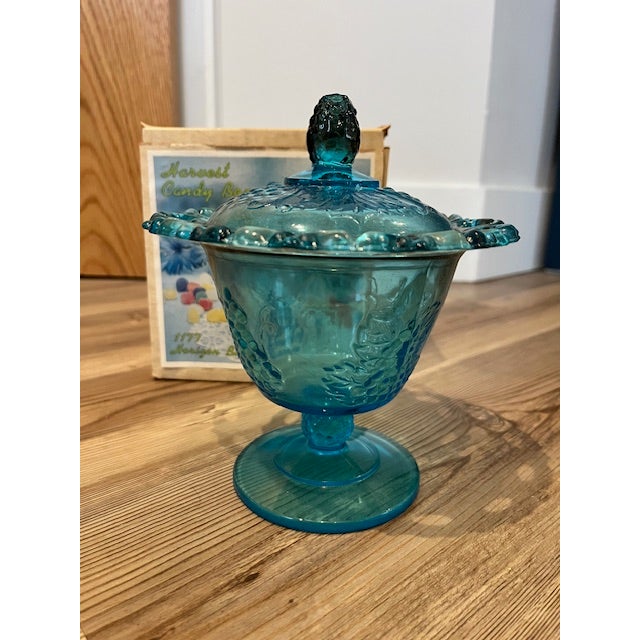 Mid-Century Modern Vintage Indiana Glass Lidded Candy Dish For Sale - Image 3 of 6