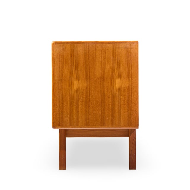 Mid 20th Century Hp Hansen Mid Century Danish Teak Sliding Door Credenza For Sale - Image 5 of 12