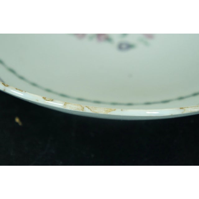 Antique 18th Century Qianlong Chinese Export Famille Rose Scalloped Bowl For Sale - Image 10 of 11