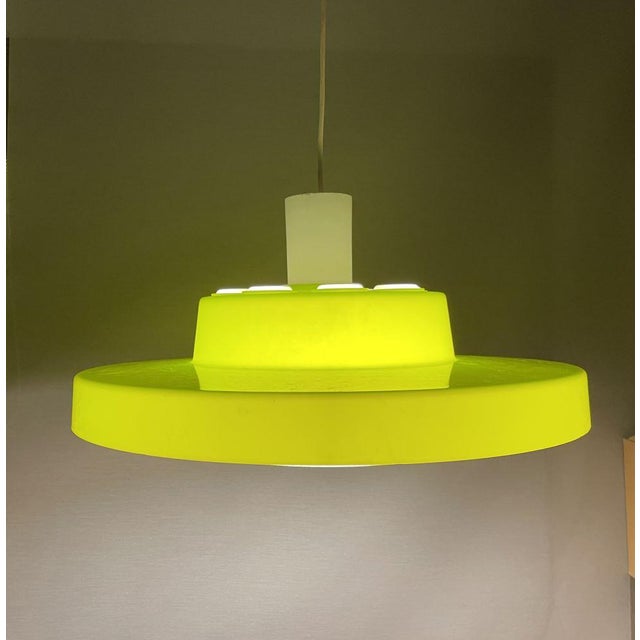 Large Space Age UFO Lamp in Green Acrylic, 1970s For Sale - Image 4 of 12