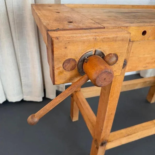 1940s Industrial Maple Carpenter's Workbench Table With Vice For Sale In New York - Image 6 of 10