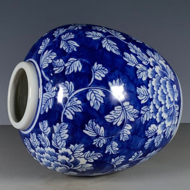 Chinese Blue and White Peony Floral Porcelain Ginger Jar With Lid For Sale - Image 4 of 8