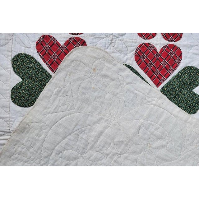 White 19thc Red & Green Double Hearts Applique Quilt W/ Swag Border For Sale - Image 8 of 11