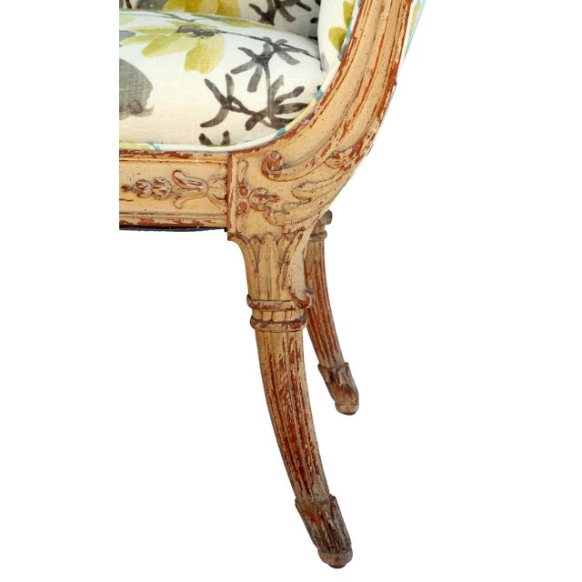 Early 20th Century Deco Petite Mahogany Chaise in Printed Linen For Sale - Image 9 of 12