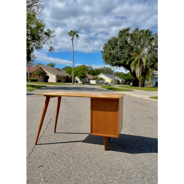 Tan Mid Century Modern Maple Writing Desk | by Paul McCobb for Winchendon Planner Group Furniture For Sale - Image 8 of 12