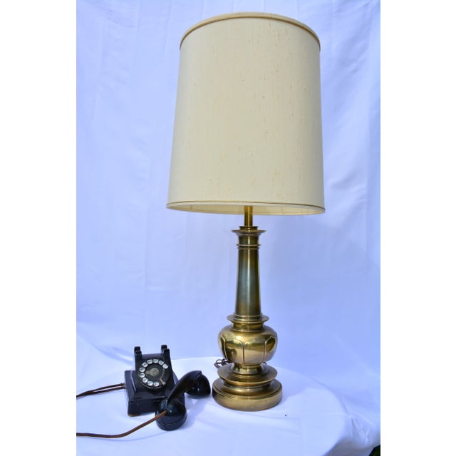 Vintage Mid-Century Stiffel Gothic Neoclassical Retro Brass Table Lamp For Sale - Image 6 of 11