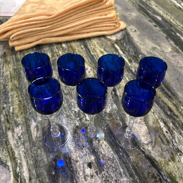 1930s Set of Seven Rare Cobalt Blue Louie Cordial Glasses West Virginia For Sale In Sacramento - Image 6 of 9