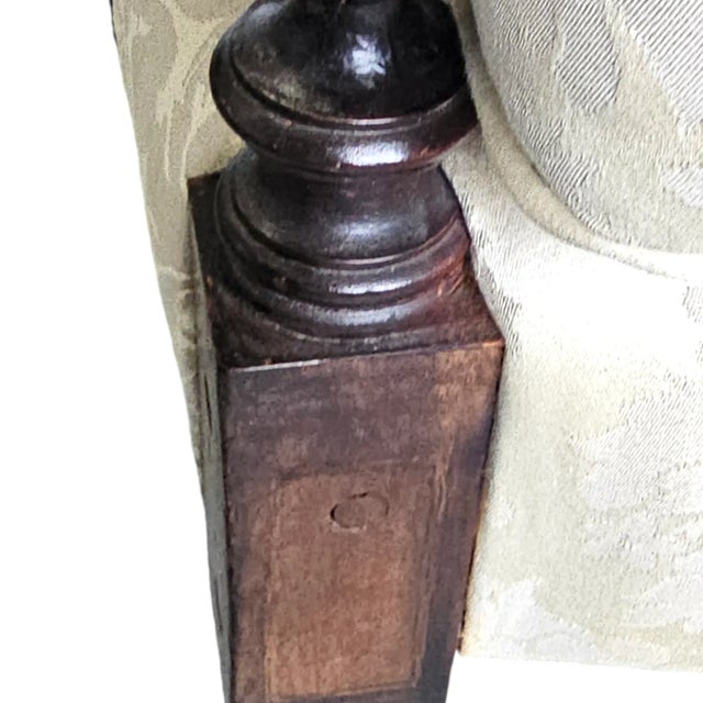 Federal Style Colonial Revival Mahogany Settee With Serpentine Crest Rail & Damask For Sale - Image 10 of 12