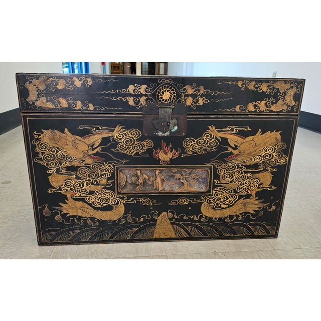 Wood Late 19th Century Chinese Late Qing Dynasty Ebonized and Partial Gilt Decorated Packing Trunk For Sale - Image 7 of 8