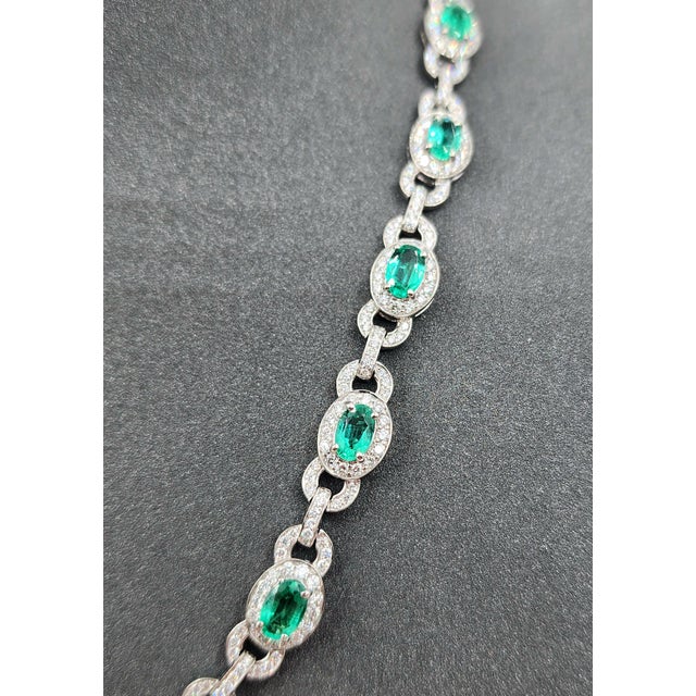 13.81 Ct Natural Emerald & Diamond Necklace For Sale - Image 4 of 8