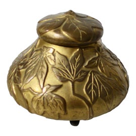 Example of Marshall Fields Decor