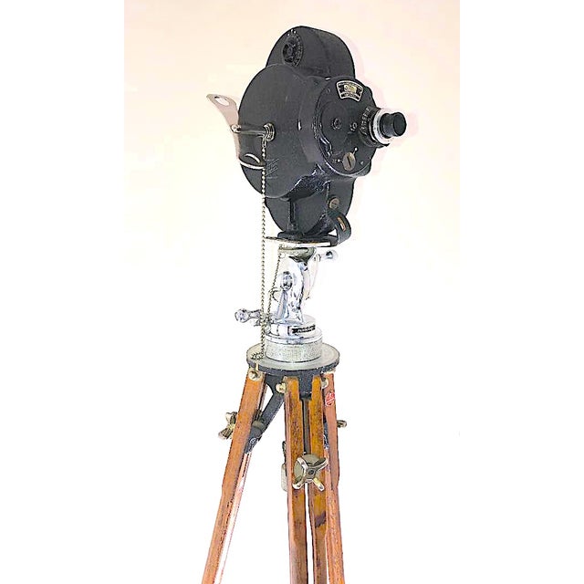 Early 20th Century Hollywood Movie Camera, Circa 1923, Fully Original With Geared Head and Maple Wood Tripod Legs For Sale - Image 11 of 18
