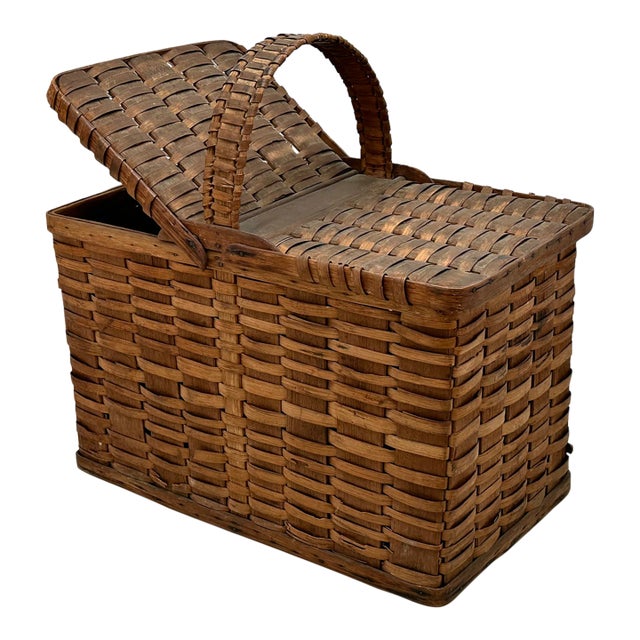 Outstanding Antique American Pennsylvania Amish Hand Woven Alder & Ash Wood Splint Picnic Basket Circa Late 1800s For Sale