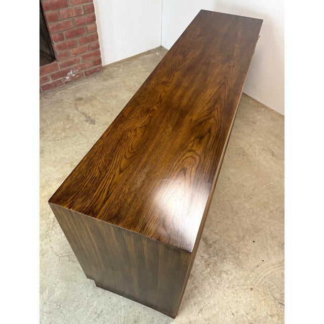 Wood Henredon Scene One Campaign Style 7-Drawer Long Dresser in Oak & Brass For Sale - Image 7 of 12