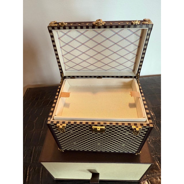 Louis Vuitton Limited Edition Paperweight, Mini Vuitton Jewelry Box in the Shape of a Trunk, 2012 For Sale - Image 15 of 18