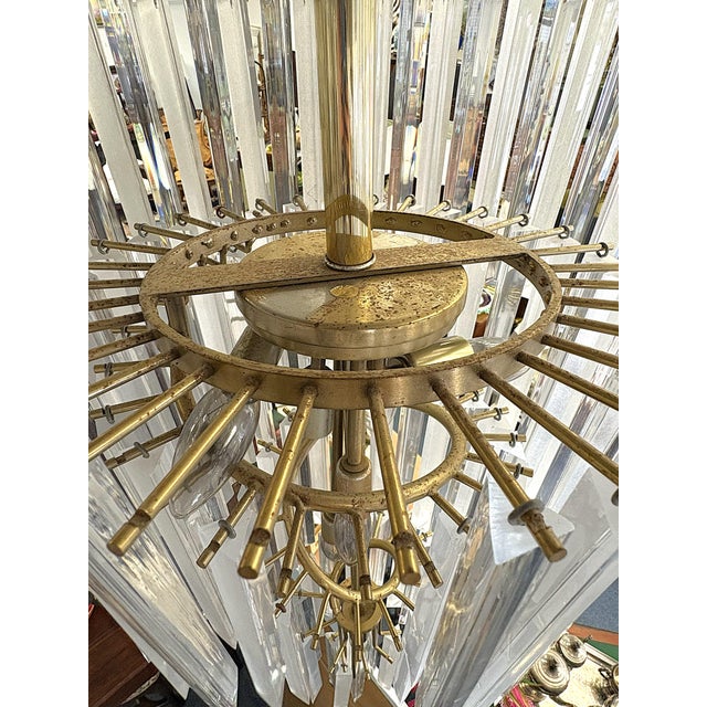1960s Mid-Century Modern Italian Style Spiraled Lucite 8-Light Chandelier For Sale - Image 15 of 18