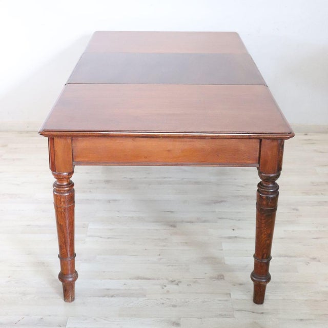 Brown 20th Century Extendable Dining Table in Walnut and Oak Wood For Sale - Image 8 of 15