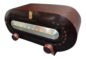 1951 Zenith Bakelite “Race Track” Radio