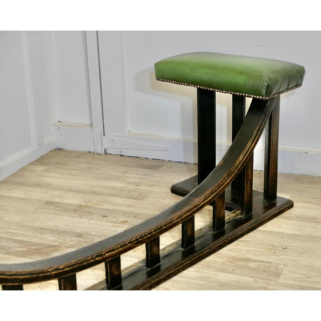 William Birch Arts and Crafts Heavy Oak Club Fender, 1890s For Sale - Image 4 of 10
