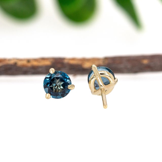 Round 5mm - London Blue Topaz Solitaire Martini Studs in 14k Solid Gold- Set of 2 For Sale In Columbus - Image 6 of 7